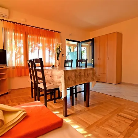 Pinka Apartment