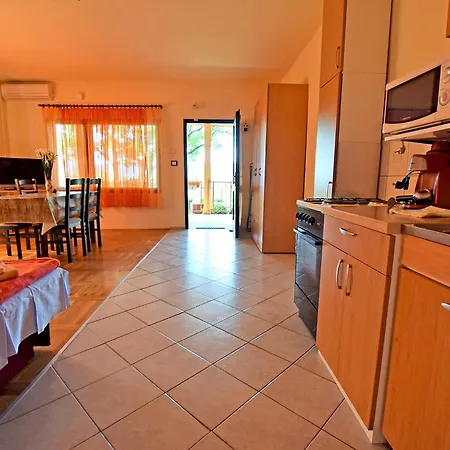 Pinka Apartment *